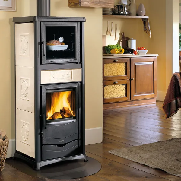 Poêle à bois La Nordica Rossella Plus Forno 5.0 Puissance 9.4kW Sortie Fumée Supérieure