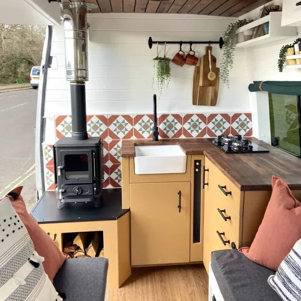 Poêle à bois Salamander Hobbit Puissance 4.1kW Sortie Fumée Supérieure